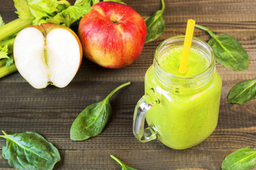 green cocktail drink, smoothie