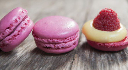 macarons et gâteau a la framboise pâtisserie 