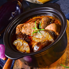 Eggplant Casserole - (Melitzanes Me Kreas Sti Katsarola)