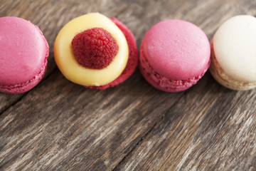 macarons sur vieux bois