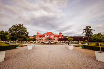 Das Schloss Troja (tschechisch Zámek Troja oder Trojský zámek) liegt in Prag in Tschechien, im nördlichen Stadtteil Troja.