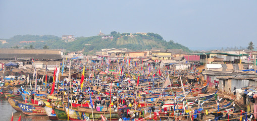 Fototapeta na wymiar Elmina fishing fleet in Ghana 