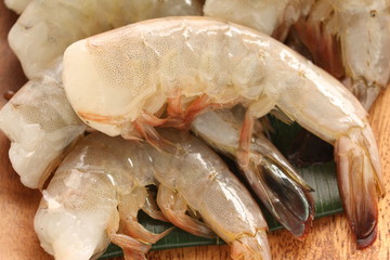 prepard prawn for cooking image