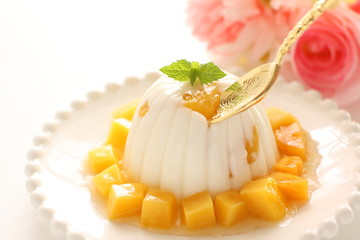 Chinese food, mango and Almond Tofu agar jelly 