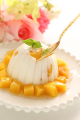 Chinese food, mango and Almond Tofu agar jelly 