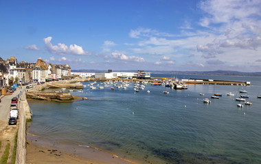 Fototapeta na wymiar Douarnenez. Panorama sur le port du Rosmeur, Finistère, Bretagne