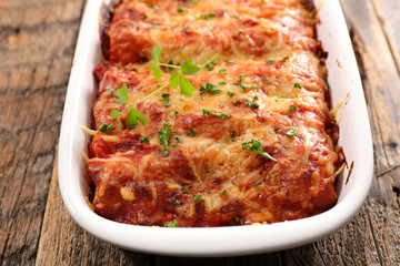 baked pasta with beef and tomato sauce