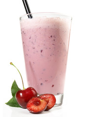 Milchshake mit Kirschen