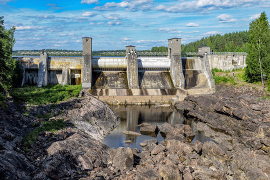 The dry stream bed of the Imatra power station dam.