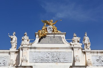 Obraz premium The Arch Héré on the Stanislas square in Nancy, France