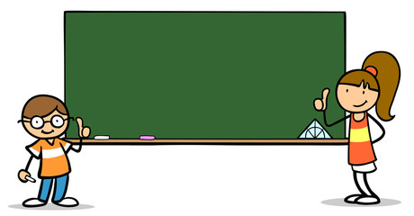 Zwei Kinder stehen vor Tafel in der Schule