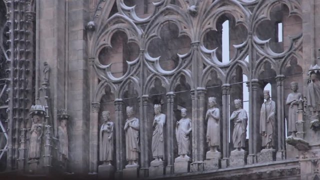 Detalle de la Catedral de Burgos un d&iacute;a de invierno 