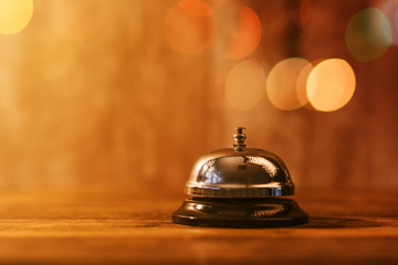 Restaurant service bell