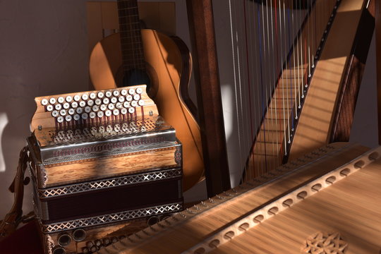 Saiteninstrumente