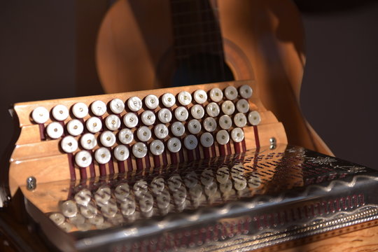 Saiteninstrumente