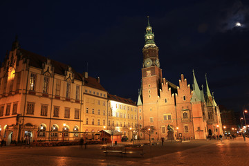 Fototapeta na wymiar The famous marketplace and city hall in Wroclaw, Silsesia, Poland