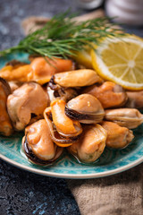 Marinated mussels with lemon and spices