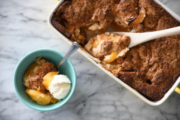 Peach cobbler with vanilla ice cream