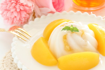 Peach and Almond Tofu for Chinese dessert image