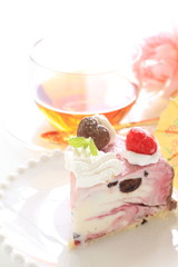 Iced cream cake and tea