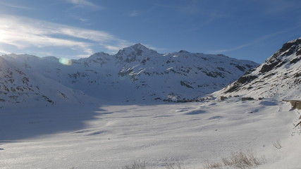 Fototapeta na wymiar Panorama di montagna in inverno