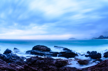 Obraz premium Scenics from the beaches of the sea of cortez, where the desert meets the sea, Baja California sur Mexico.