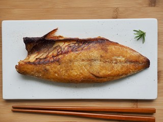 아시아 음식 고등어 구이 