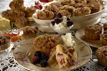 4Fernanda Ribeiro ..Muffins Flores & Frutas..Muffin de amora, pistache, camomila e laranja