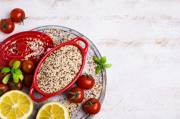 Dry mixture of quinoa grains