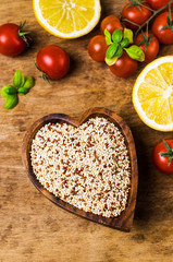 Dry mixture of quinoa grains