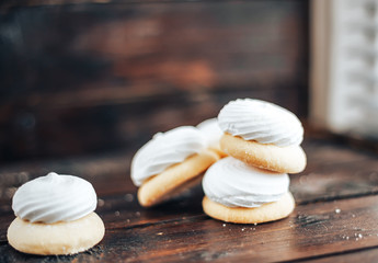 zerhyr cookies on the wooden table