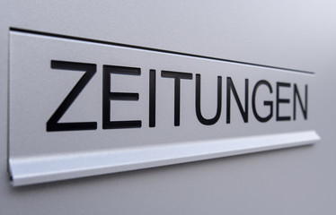 Zeitungsfach, moderner Briefkasten