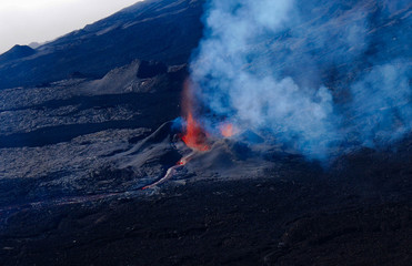 volacanic eruption reunion islland