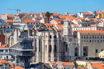 Obraz premium Santa Justa Lift and Carmo Convent ruin. Lisbon, Portugal