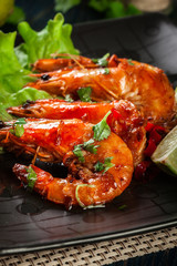 Shrimps roasted with onion, garlic and chili