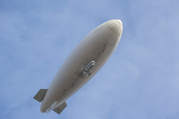 Zeppelin am Himmel