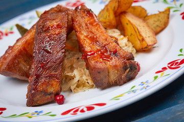 grilled ribs with potatoes