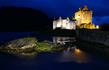 Naklejka na ściany i meble Scotland, Eilean Donan Castle in Loch Duich