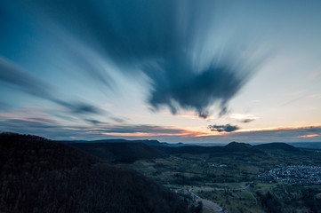 Ziehende Wolken über Neuffen