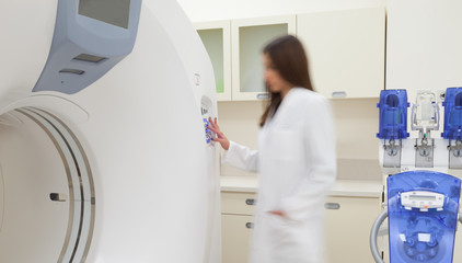Obraz premium Blurred Doctor MRI Hospital