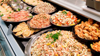 Banco gastronomia, piatti di pesce e frutti di mare