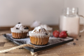 chocolate muffin strawberry milkshake