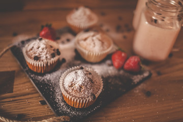 chocolate muffin strawberry milkshake