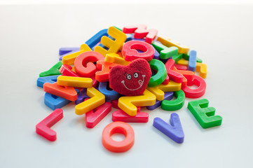 Naklejka premium letras de colores palabra amor