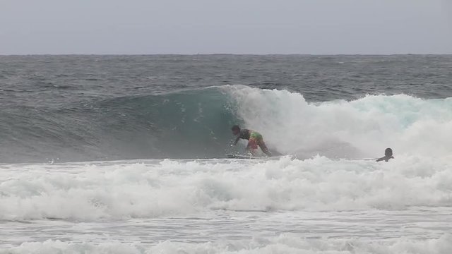 Surfing Worldwide Action Sport
