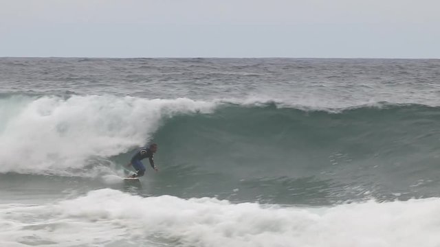 Surfing Worldwide Action Sport