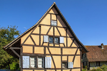 Ungersheim. Maisons anciennes à colombages.  Alsace. Haut-Rhin