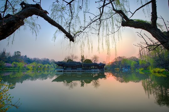 spring of slender west lake in Yangzhou China © kui