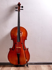 Obraz na płótnie Canvas Old retro cello