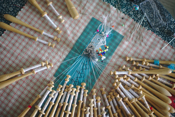 travail de dentellière aux fuseaux, artisanat